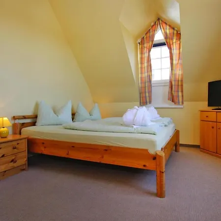 Ferienhaeuser Im Tannenpark, 度假居 塔内