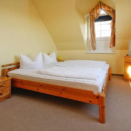 Ferienhaeuser Im Tannenpark, 塔内